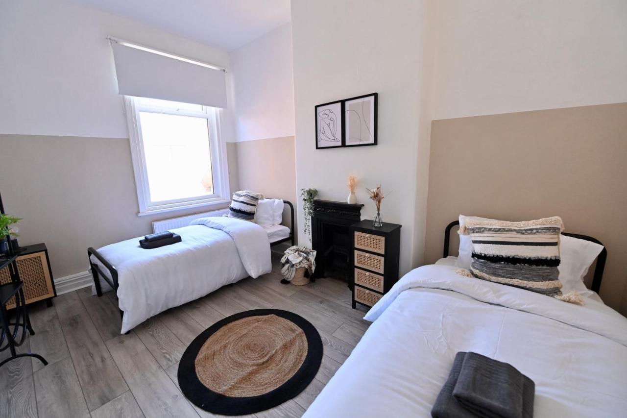 Kingdom Lodgings Blackpool Esterno foto