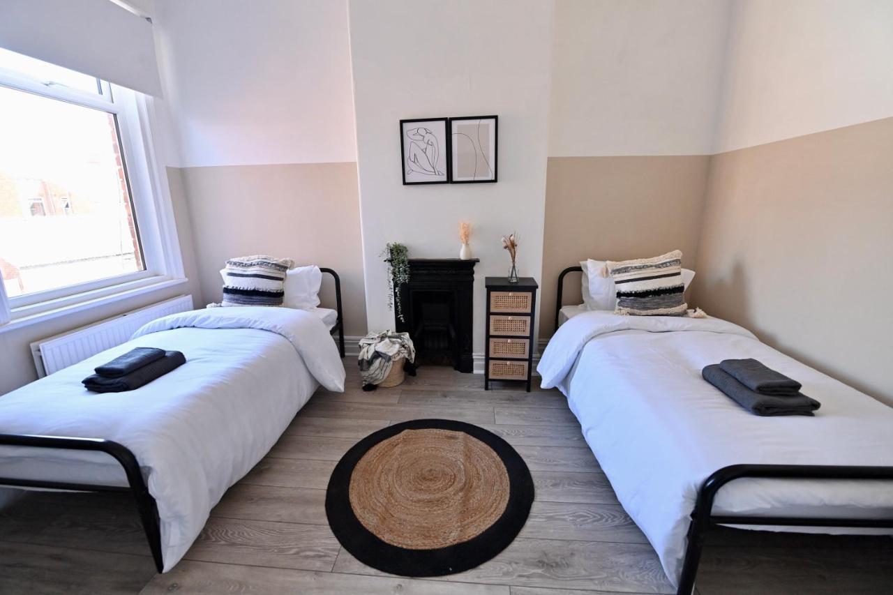 Kingdom Lodgings Blackpool Esterno foto